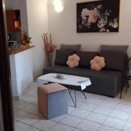 Apartment Aida *
